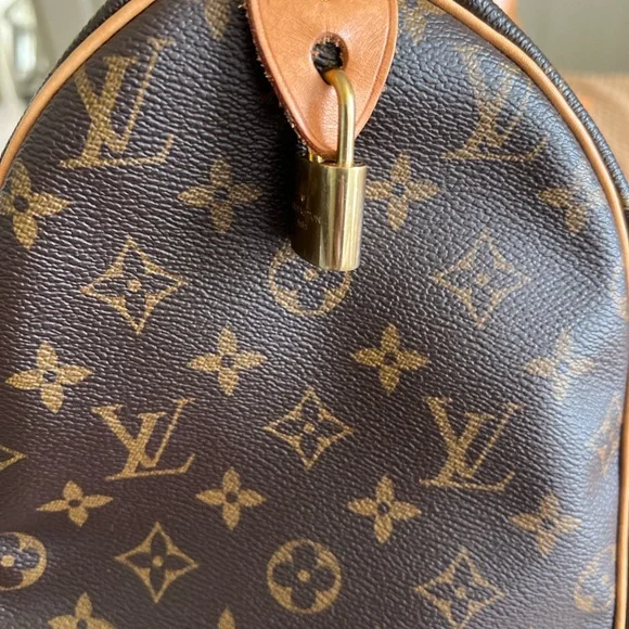 Louis Vuitton Monogram Speedy 30 with Tan Accents - Picture 9 of 11